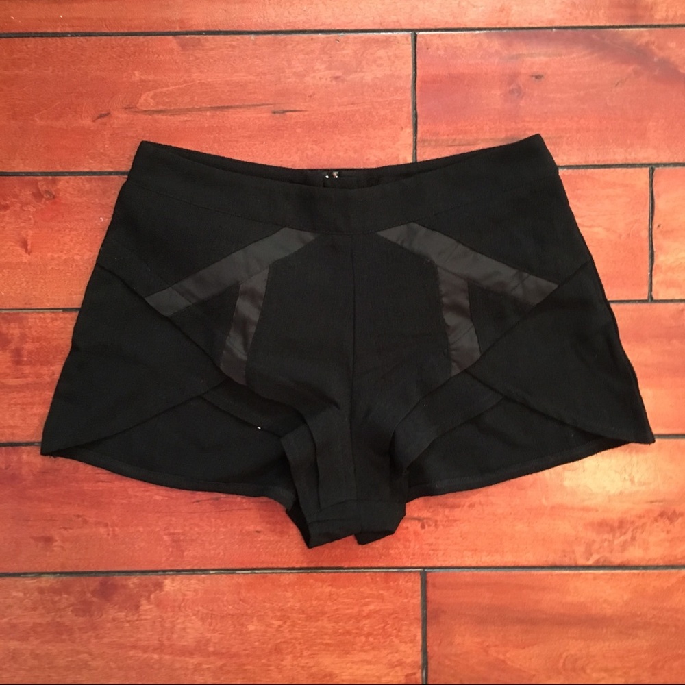 LF Black Detailed Shorts